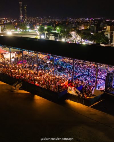 Parque Exposições em Divinópolis 19 Mil Pessoas